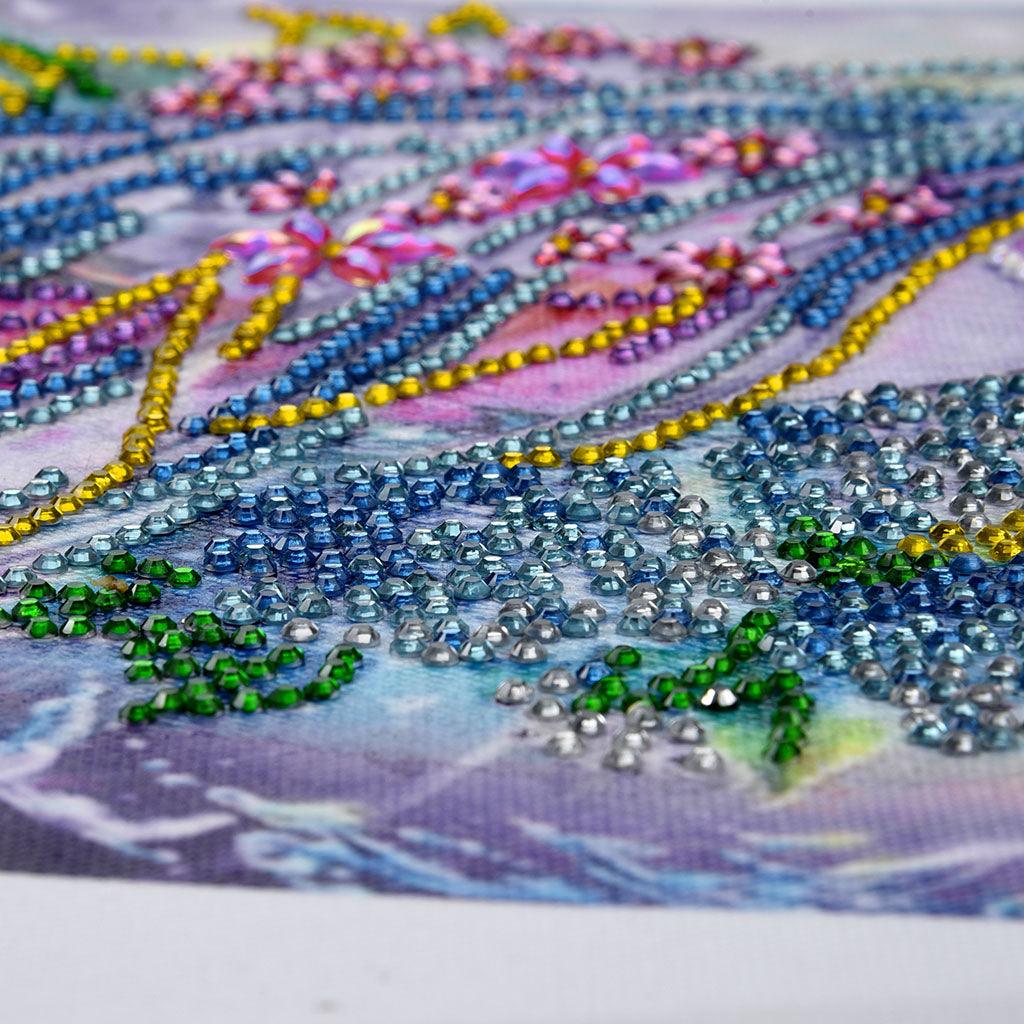 Pinturas con Diamantes Niña arcoiris (40x30) - Pintura Diamante Llenado Parcial - anime, bordado diamante, diamante  cuadrado, diamond painting, llenado parcial, mosaico diamante, niña, pintura diamante, princesa 